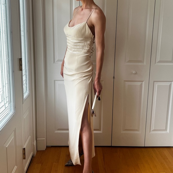 Y2K Elegant Cream Evening Gown - Picture 4 of 10